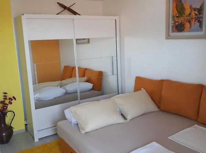 Lari And Klo Apartments