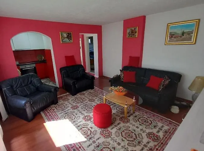 Lari And Klo Apartments