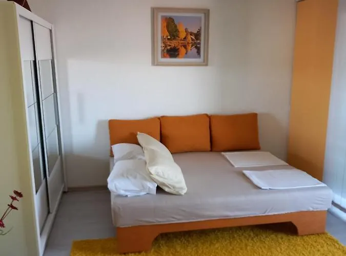 Lari And Klo Apartments